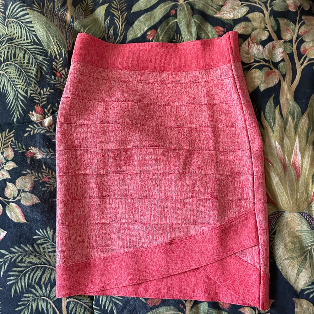 Coral Skirt by GUESS size small